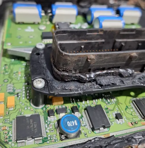 Módulo automotivo aberto para diagnóstico, reparo e programação da ECU
